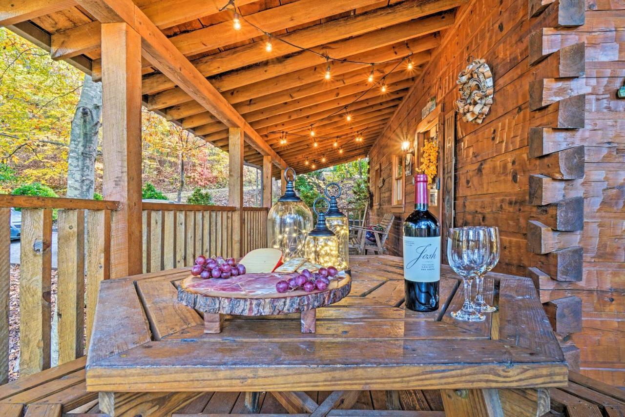 Grin N Bear It Cabin With Hot Tub And Fire Pit! Pigeon Forge Exterior photo