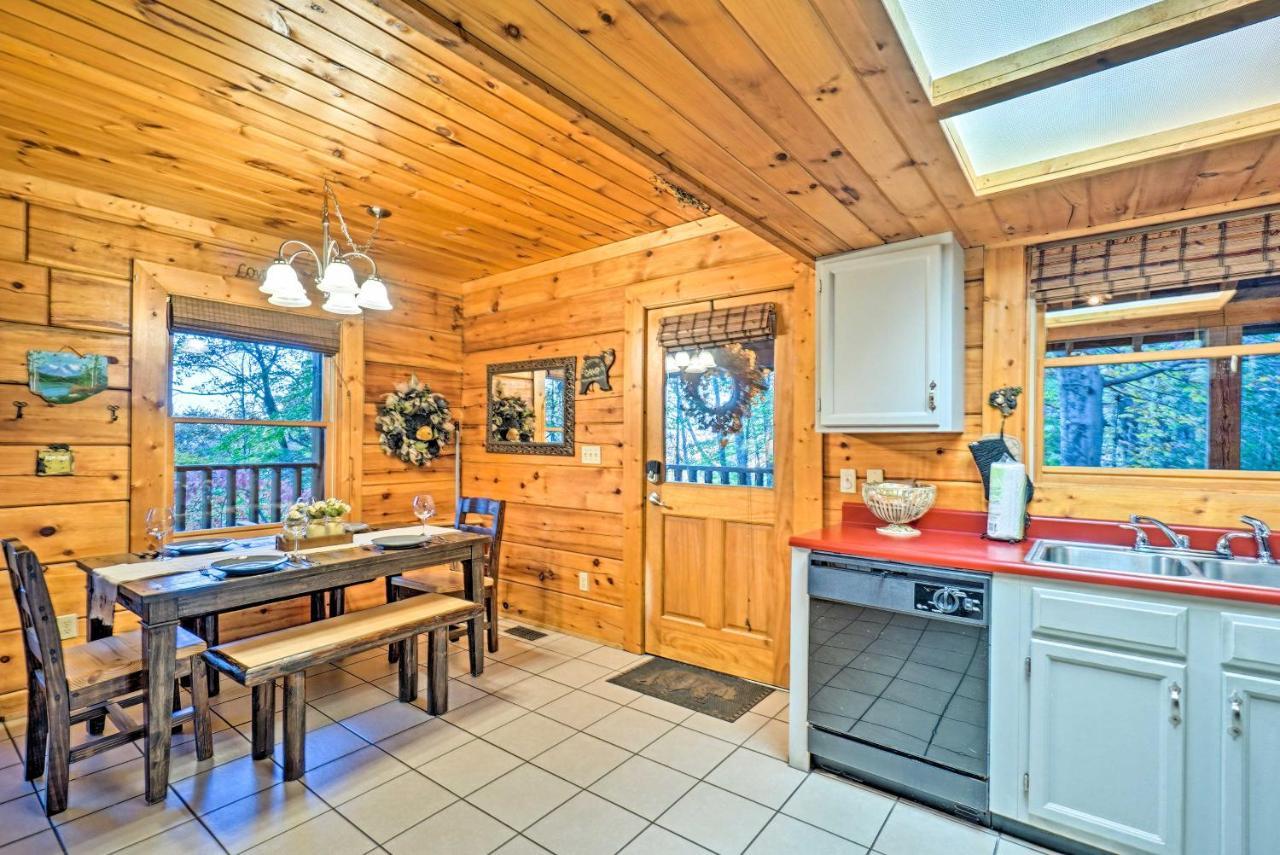 Grin N Bear It Cabin With Hot Tub And Fire Pit! Pigeon Forge Exterior photo