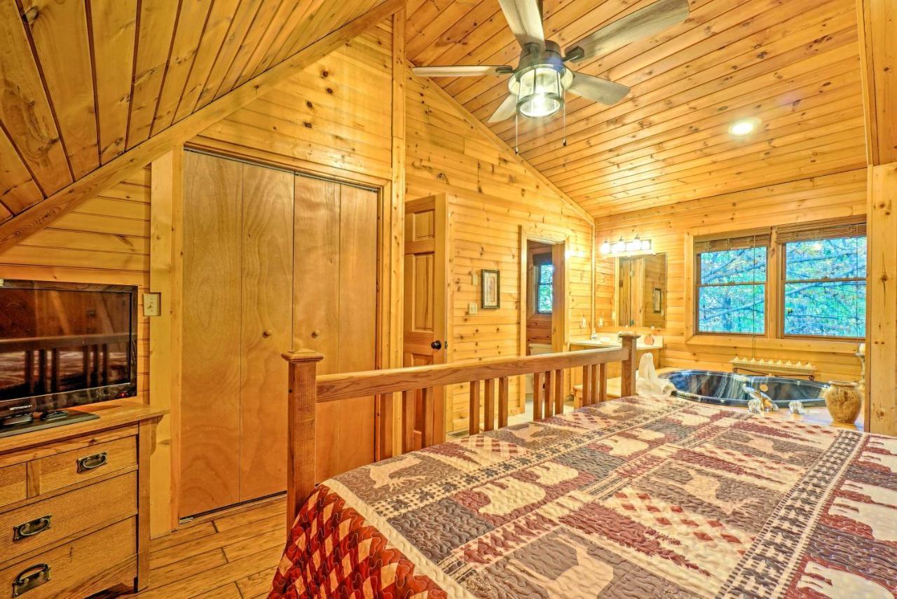 Grin N Bear It Cabin With Hot Tub And Fire Pit! Pigeon Forge Exterior photo