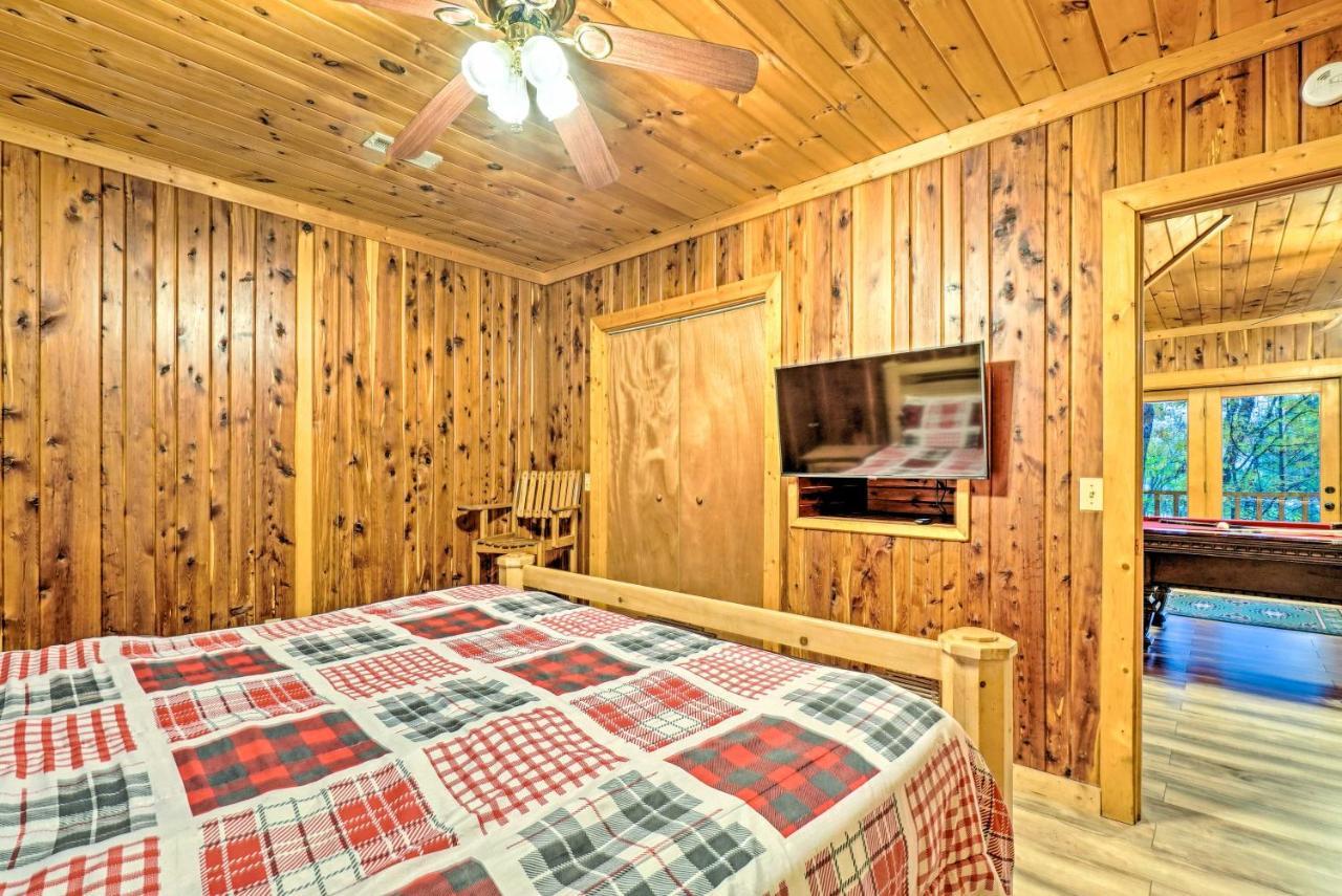 Grin N Bear It Cabin With Hot Tub And Fire Pit! Pigeon Forge Exterior photo